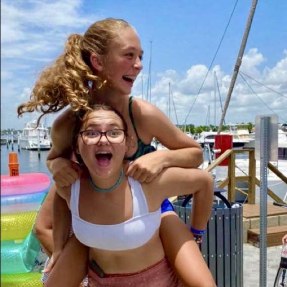 Meet your Posher, Abbie